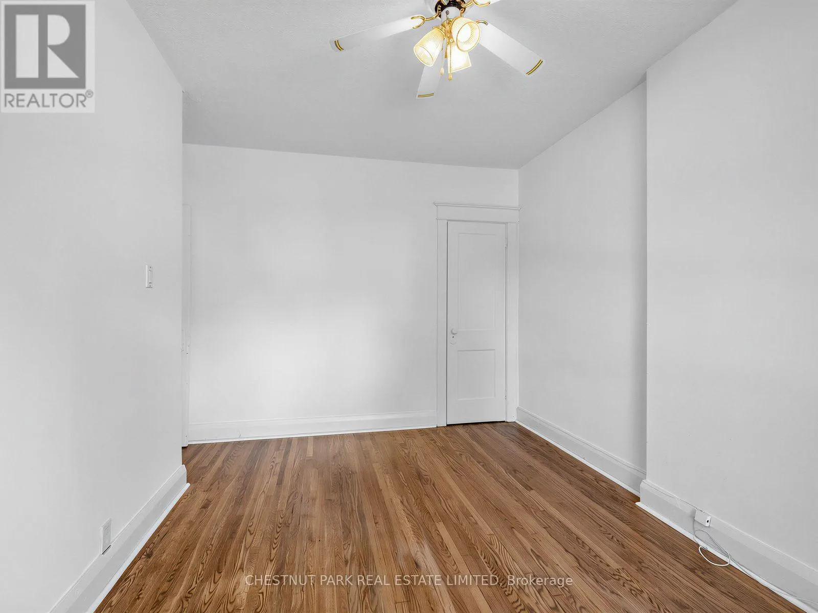 122 FORMAN AVENUE