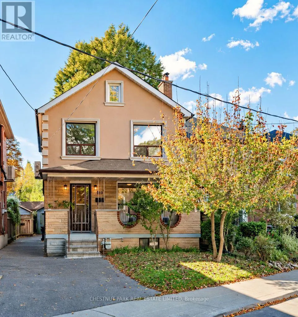 122 FORMAN AVENUE