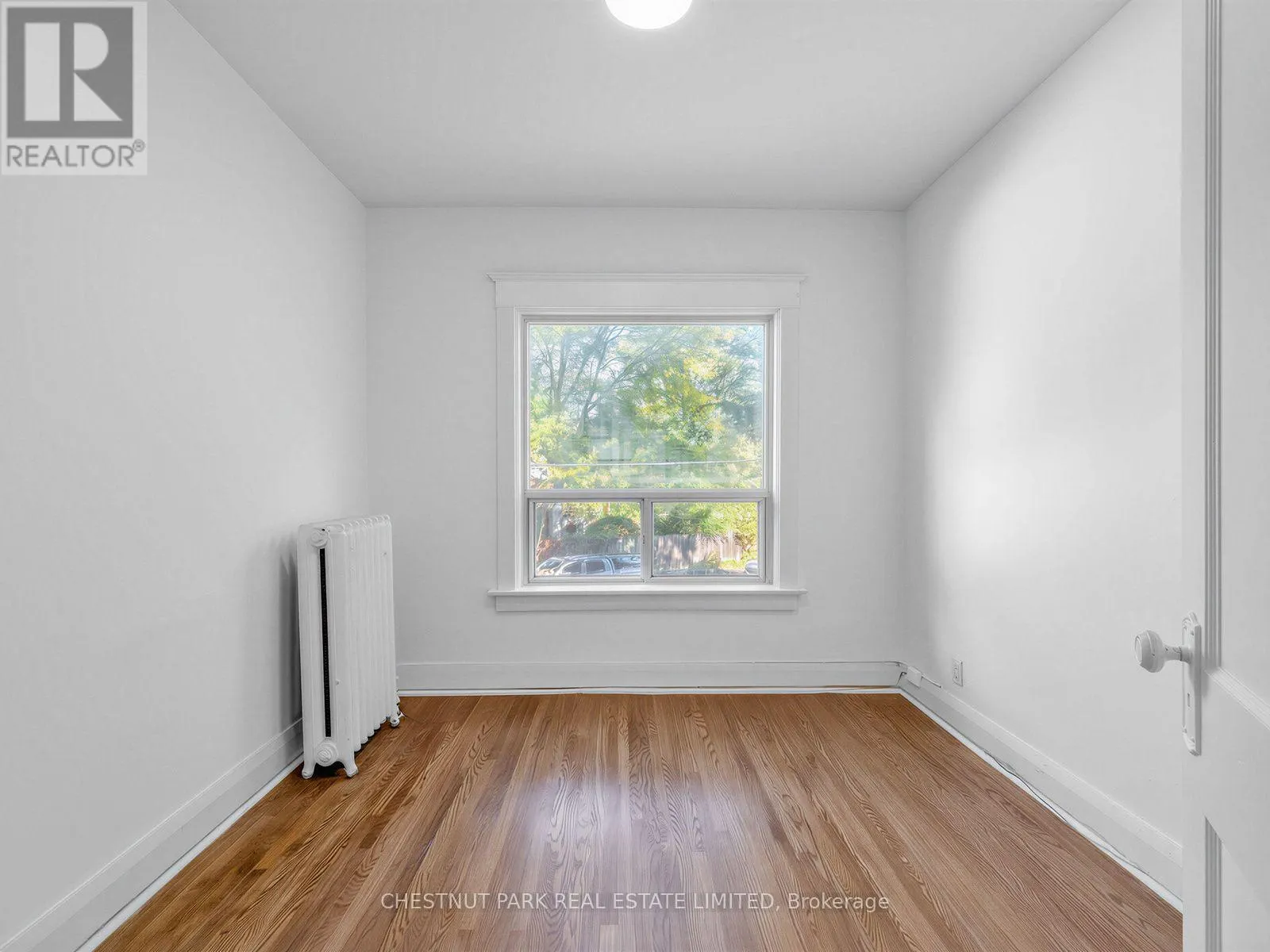 122 FORMAN AVENUE