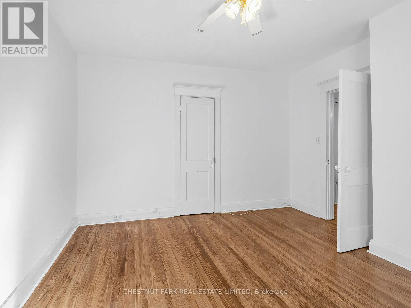 122 FORMAN AVENUE