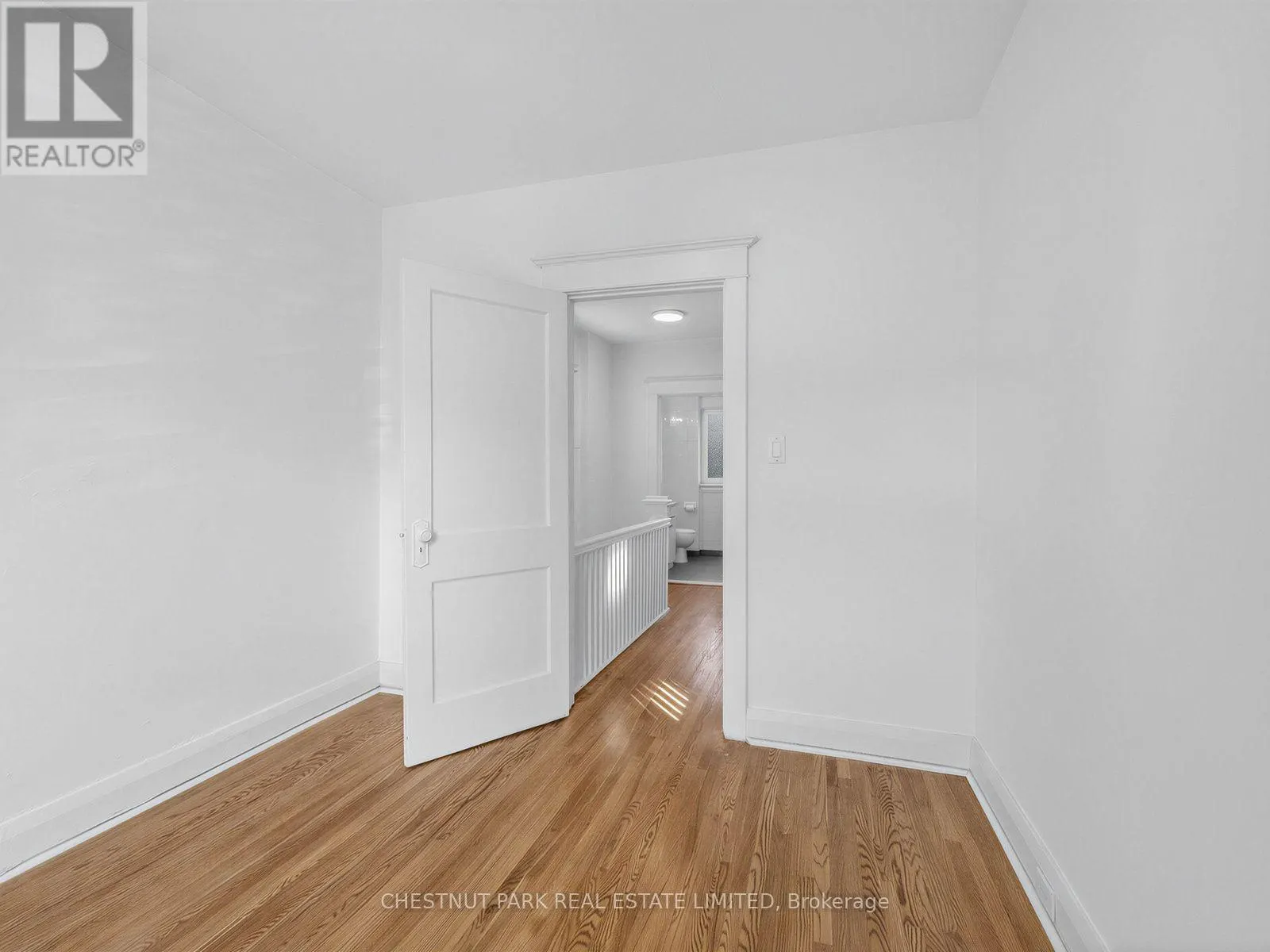 122 FORMAN AVENUE