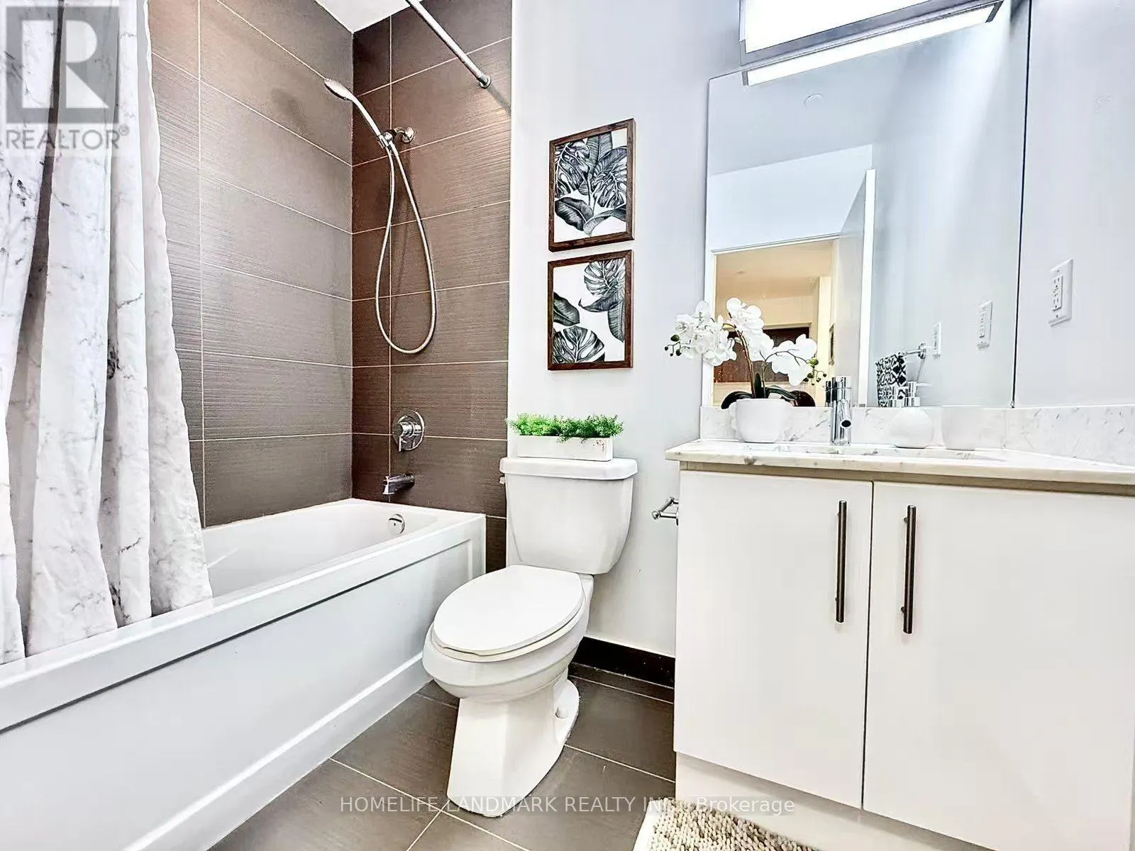 209 - 58 ORCHARD VIEW BOULEVARD
