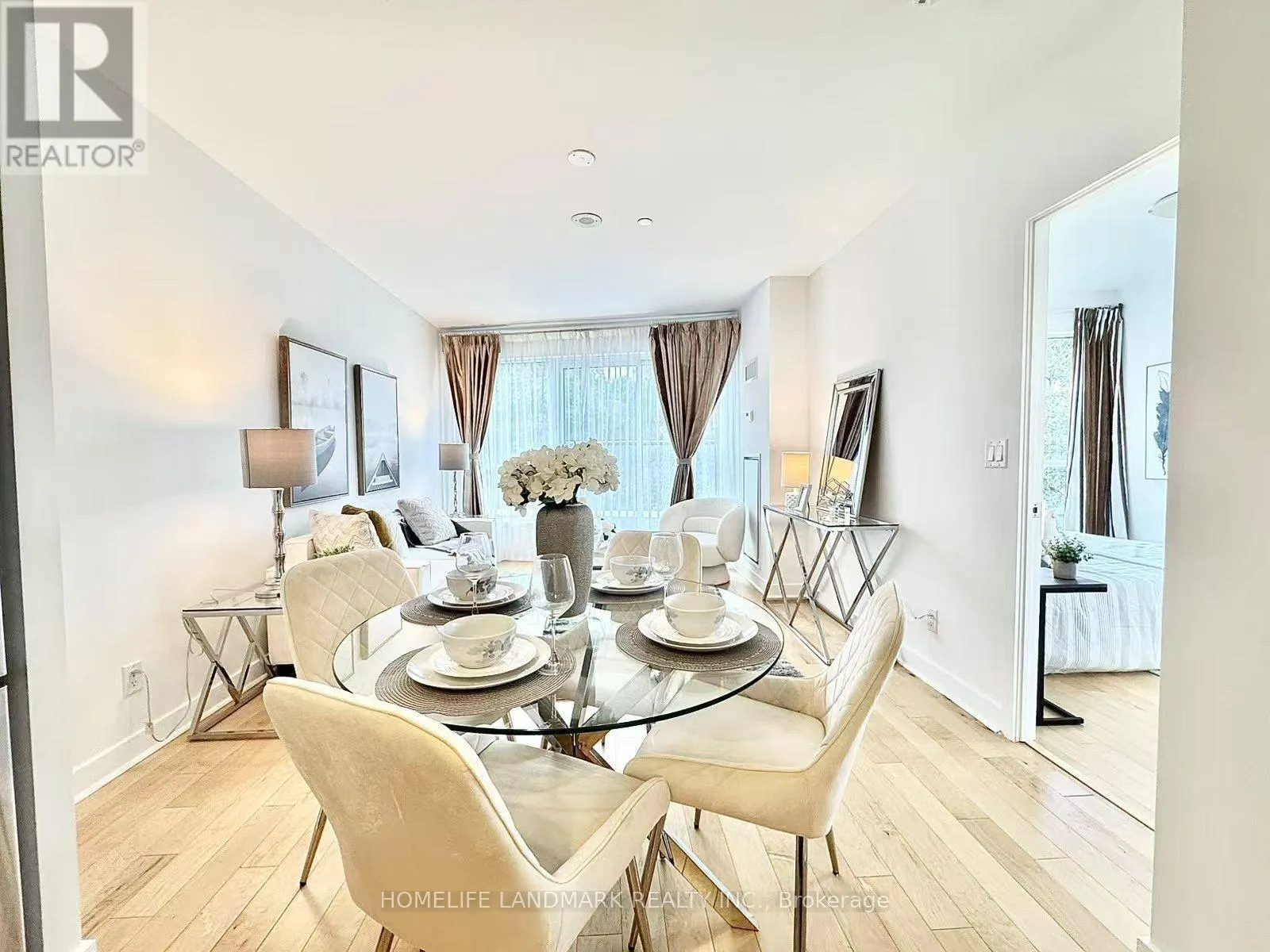 209 - 58 ORCHARD VIEW BOULEVARD