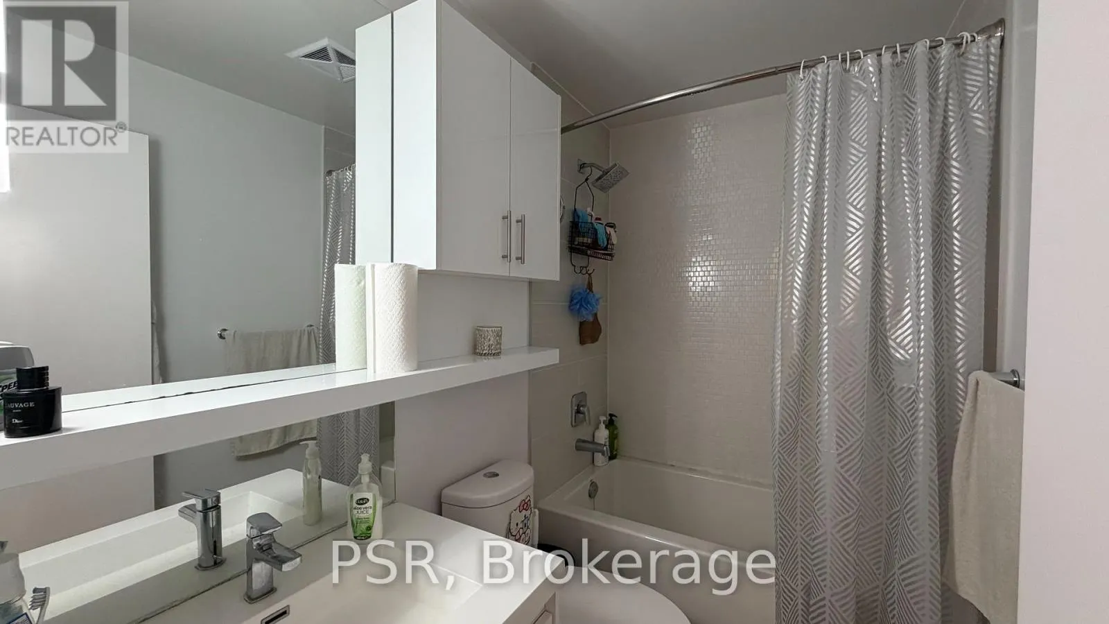 211 - 150 FAIRVIEW MALL DRIVE