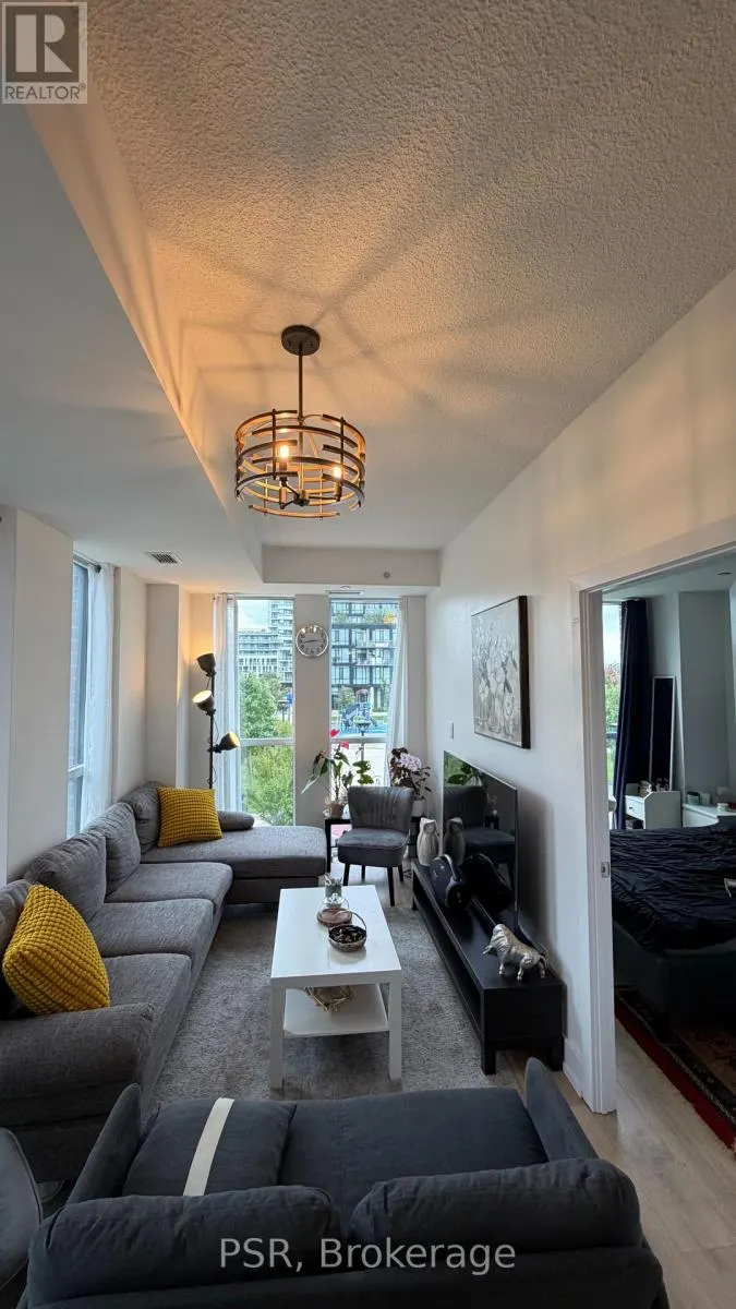 211 - 150 FAIRVIEW MALL DRIVE