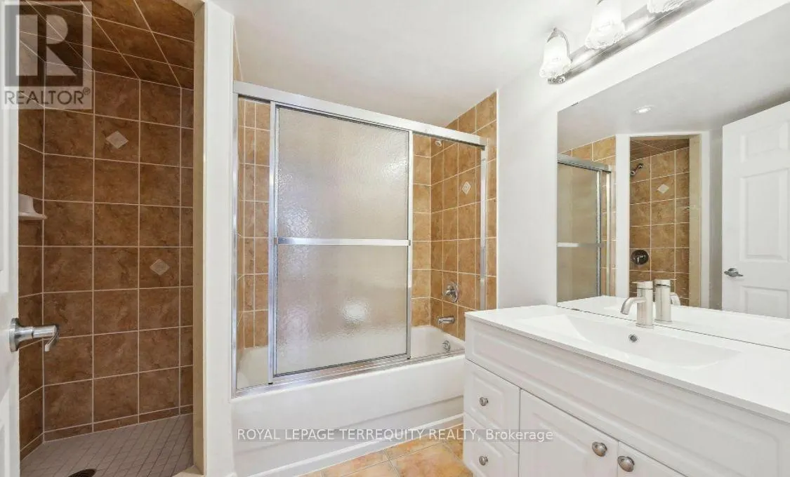 407 - 225 WELLESLEY STREET E