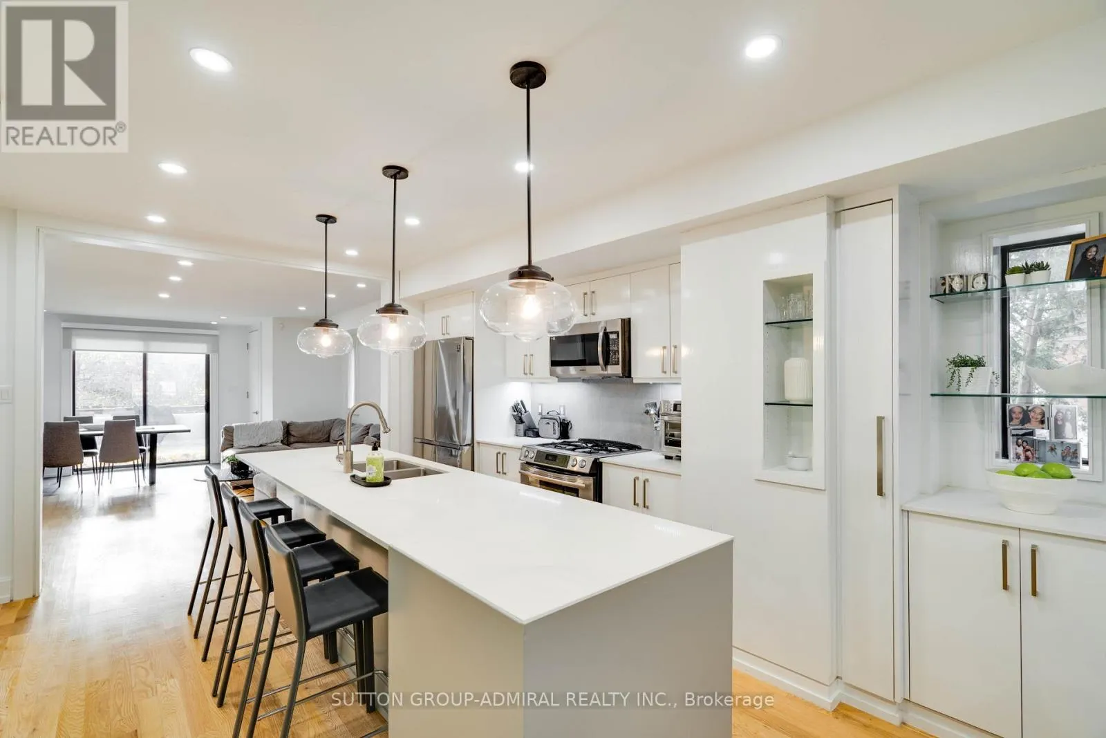 127 ORCHARD VIEW BOULEVARD