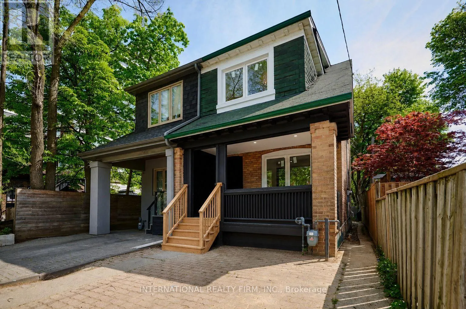 171 DUPLEX AVENUE
