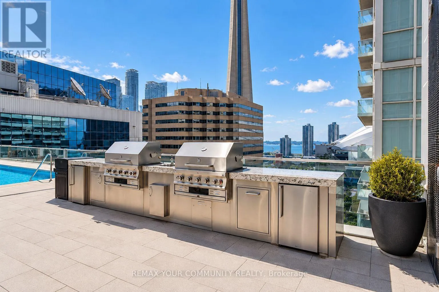 4202 - 300 FRONT STREET W