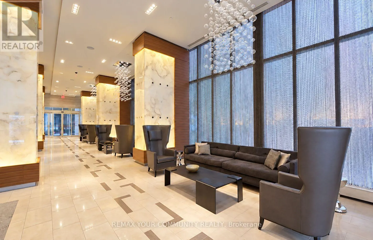 4202 - 300 FRONT STREET W
