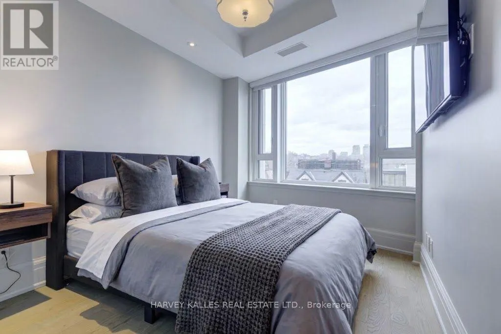 302 - 181 DAVENPORT ROAD