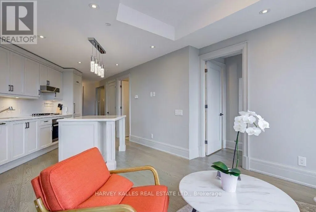 302 - 181 DAVENPORT ROAD