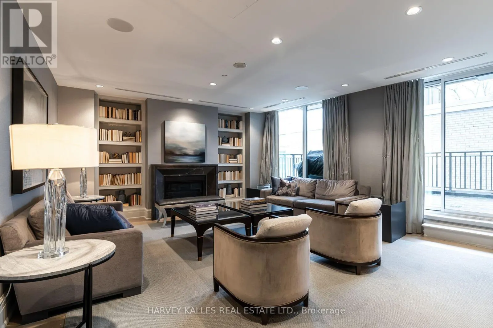302 - 181 DAVENPORT ROAD