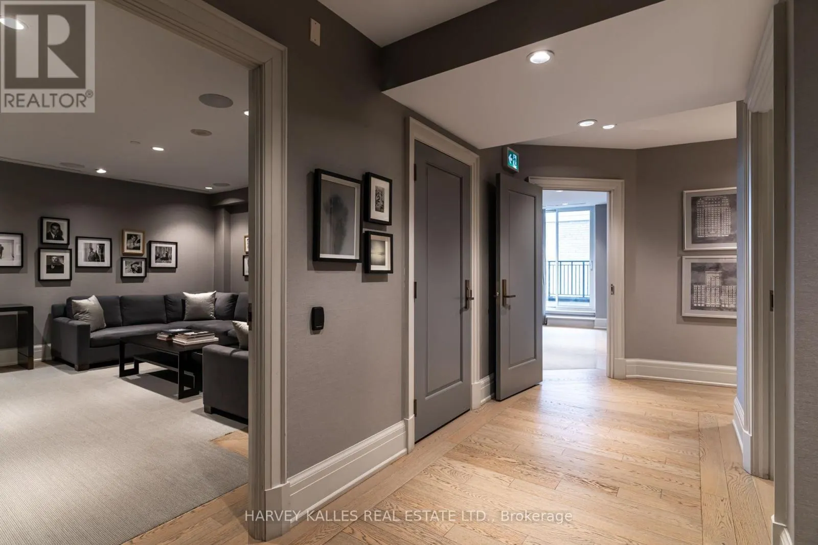 302 - 181 DAVENPORT ROAD