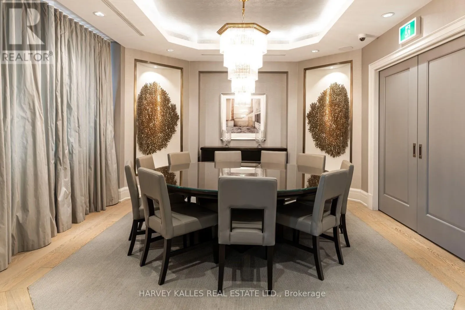 302 - 181 DAVENPORT ROAD
