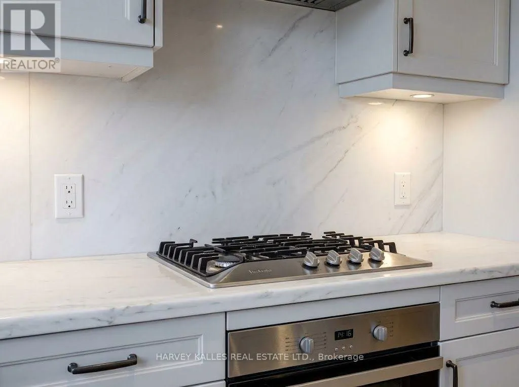 302 - 181 DAVENPORT ROAD