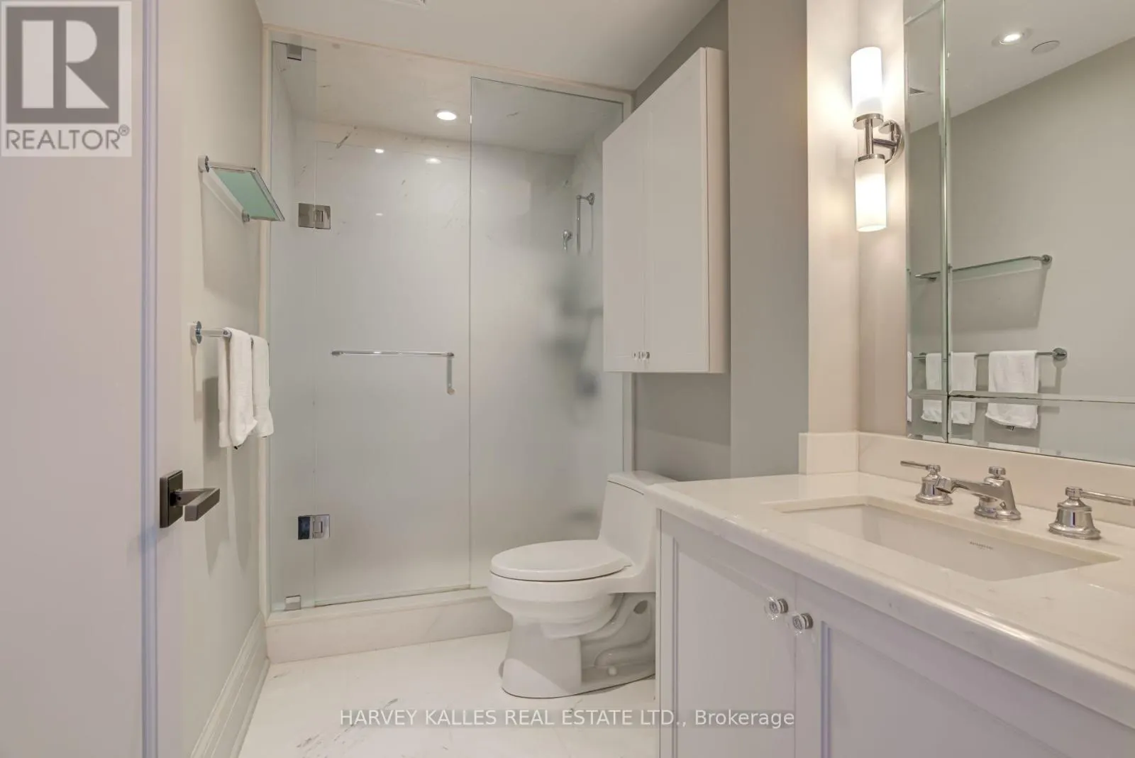 302 - 181 DAVENPORT ROAD