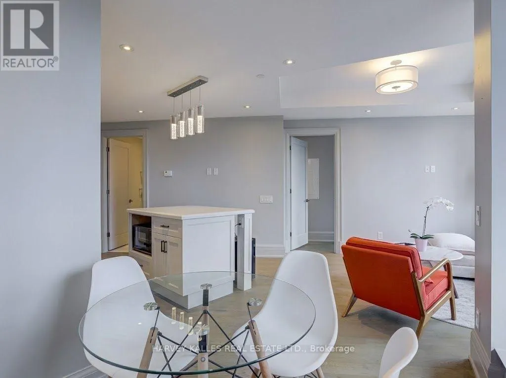 302 - 181 DAVENPORT ROAD