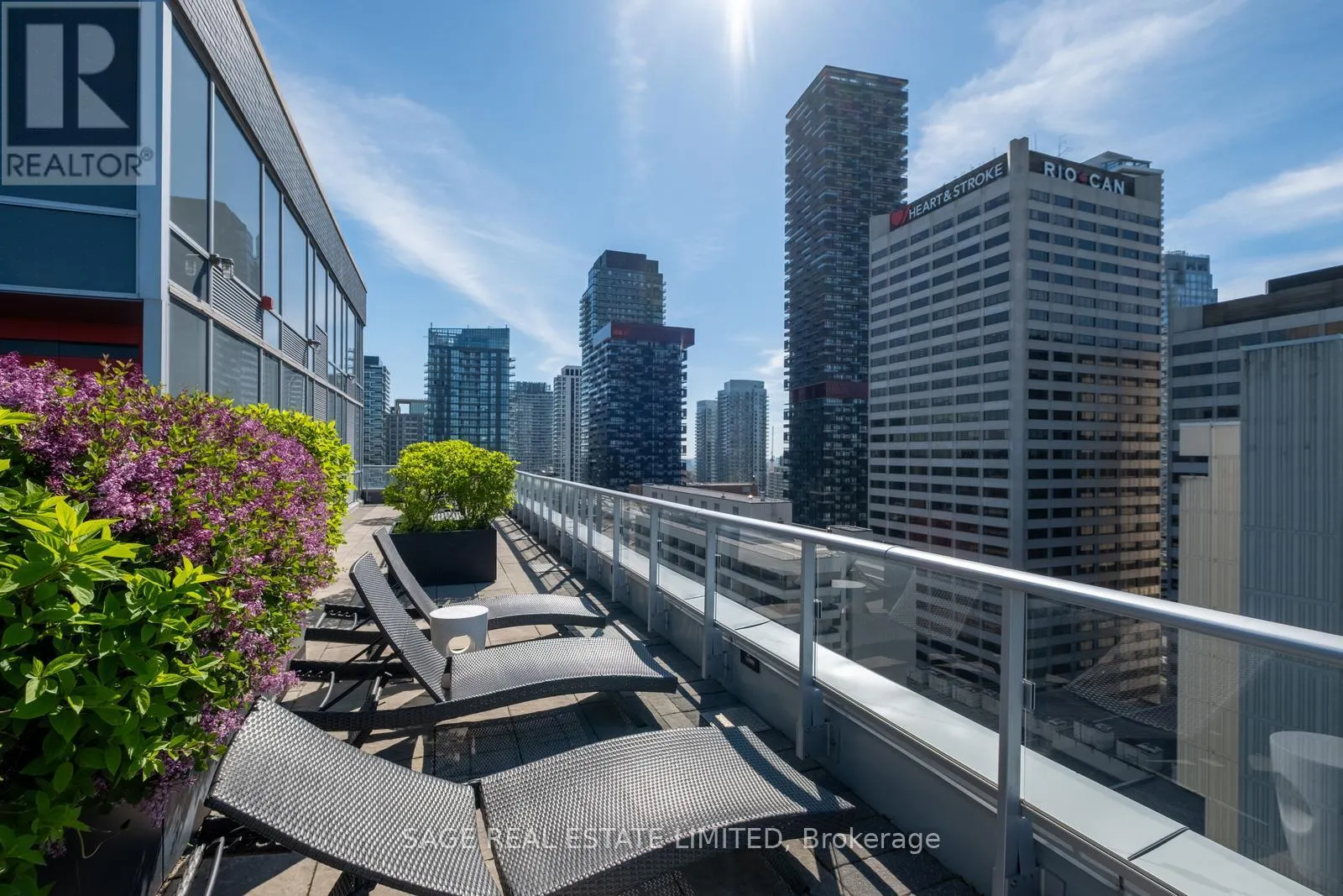 313 - 58 ORCHARD VIEW BOULEVARD