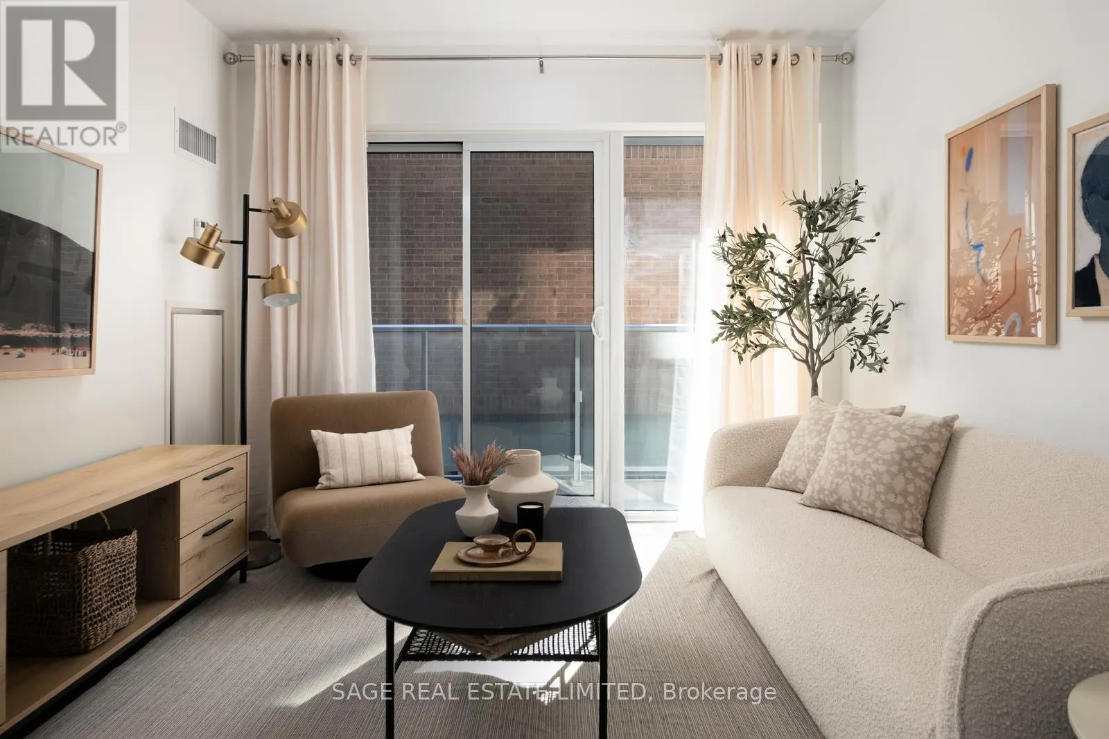 313 - 58 ORCHARD VIEW BOULEVARD