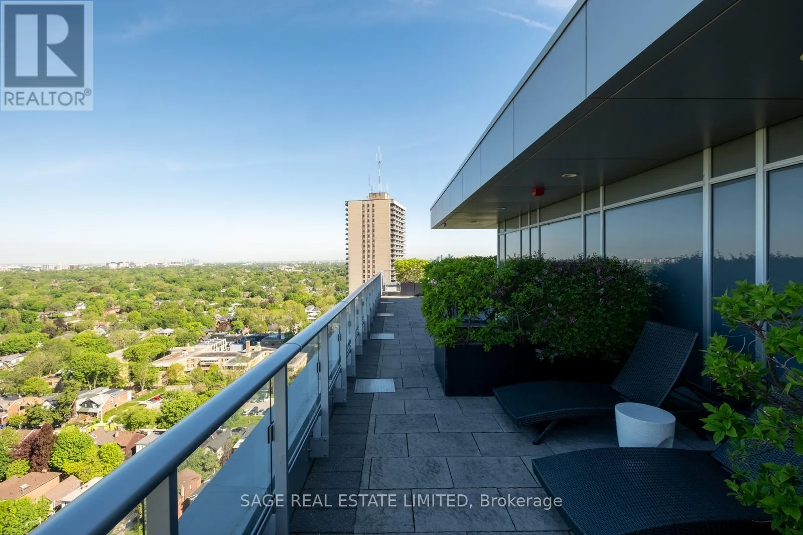 313 - 58 ORCHARD VIEW BOULEVARD
