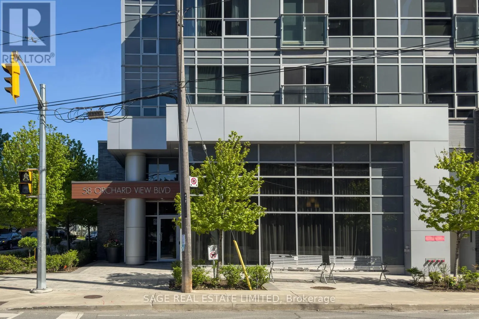 313 - 58 ORCHARD VIEW BOULEVARD
