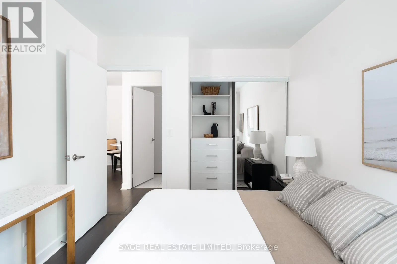 313 - 58 ORCHARD VIEW BOULEVARD