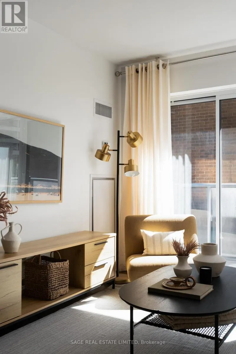 313 - 58 ORCHARD VIEW BOULEVARD