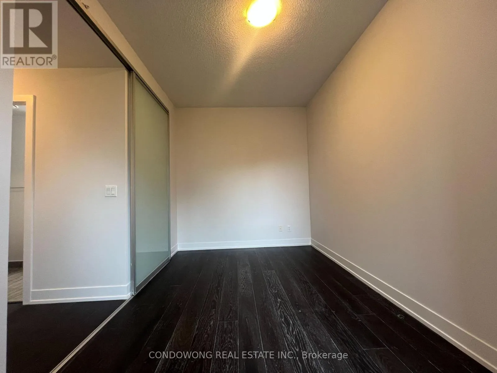 325 - 7 KENASTON GARDENS