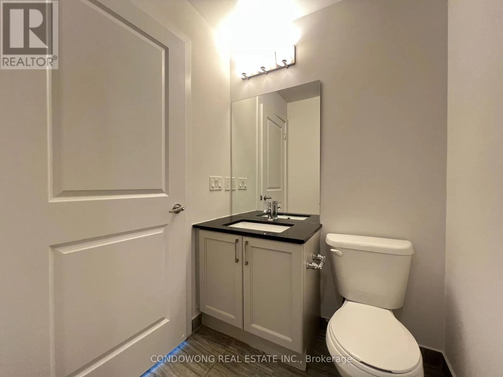 325 - 7 KENASTON GARDENS