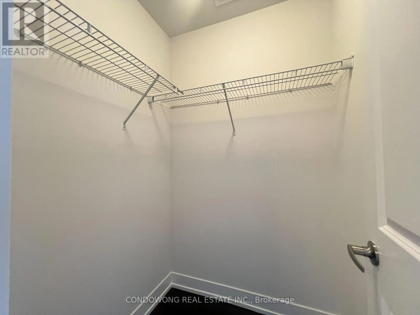 325 - 7 KENASTON GARDENS