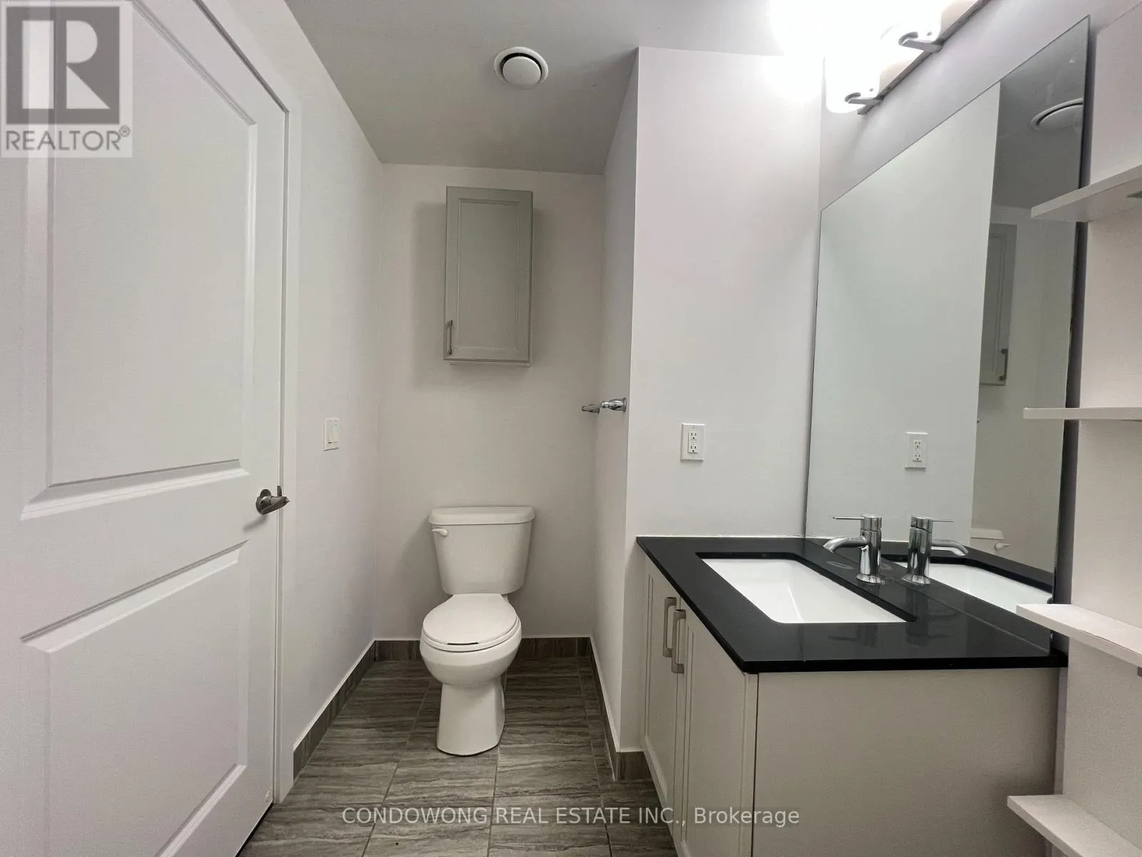 325 - 7 KENASTON GARDENS