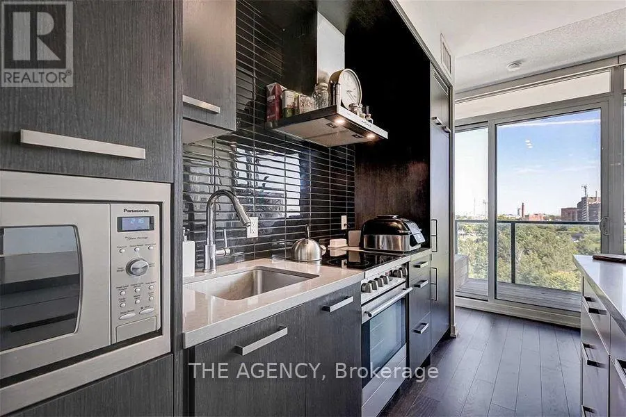 N811 - 120 BAYVIEW AVENUE