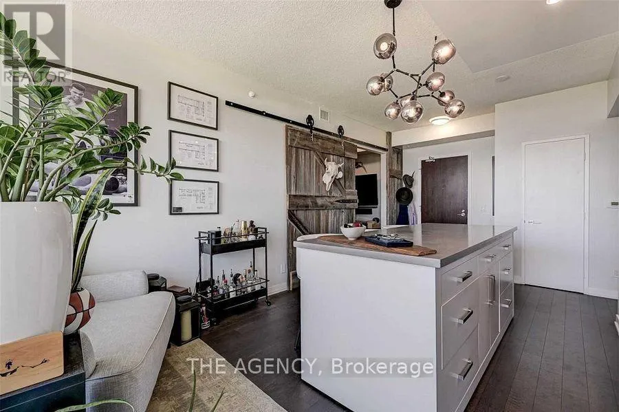 N811 - 120 BAYVIEW AVENUE