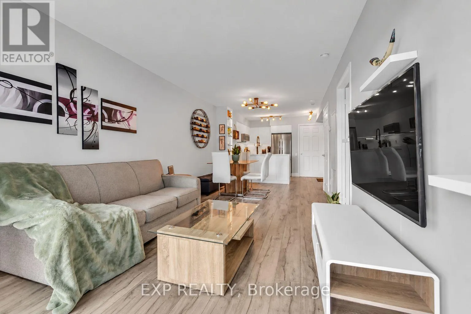 806 - 2181 YONGE STREET
