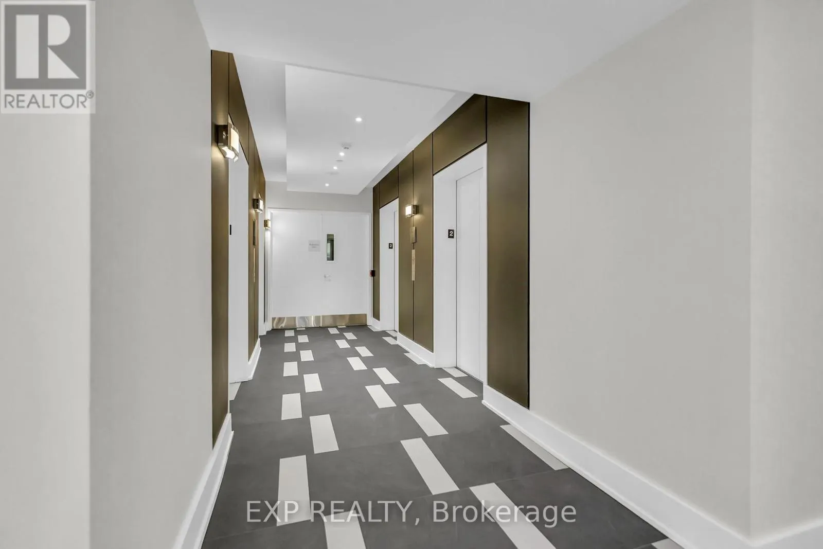 806 - 2181 YONGE STREET