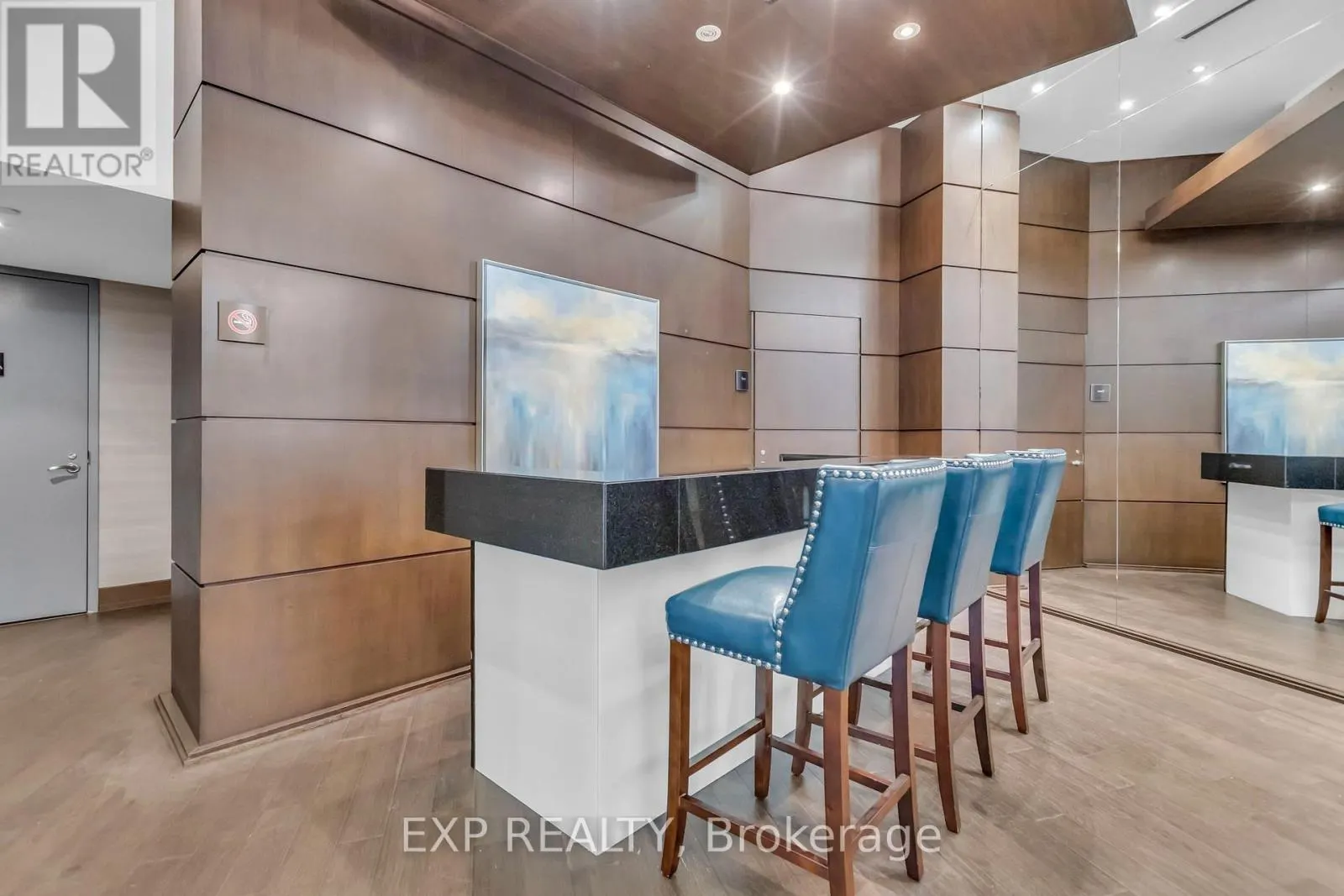 806 - 2181 YONGE STREET