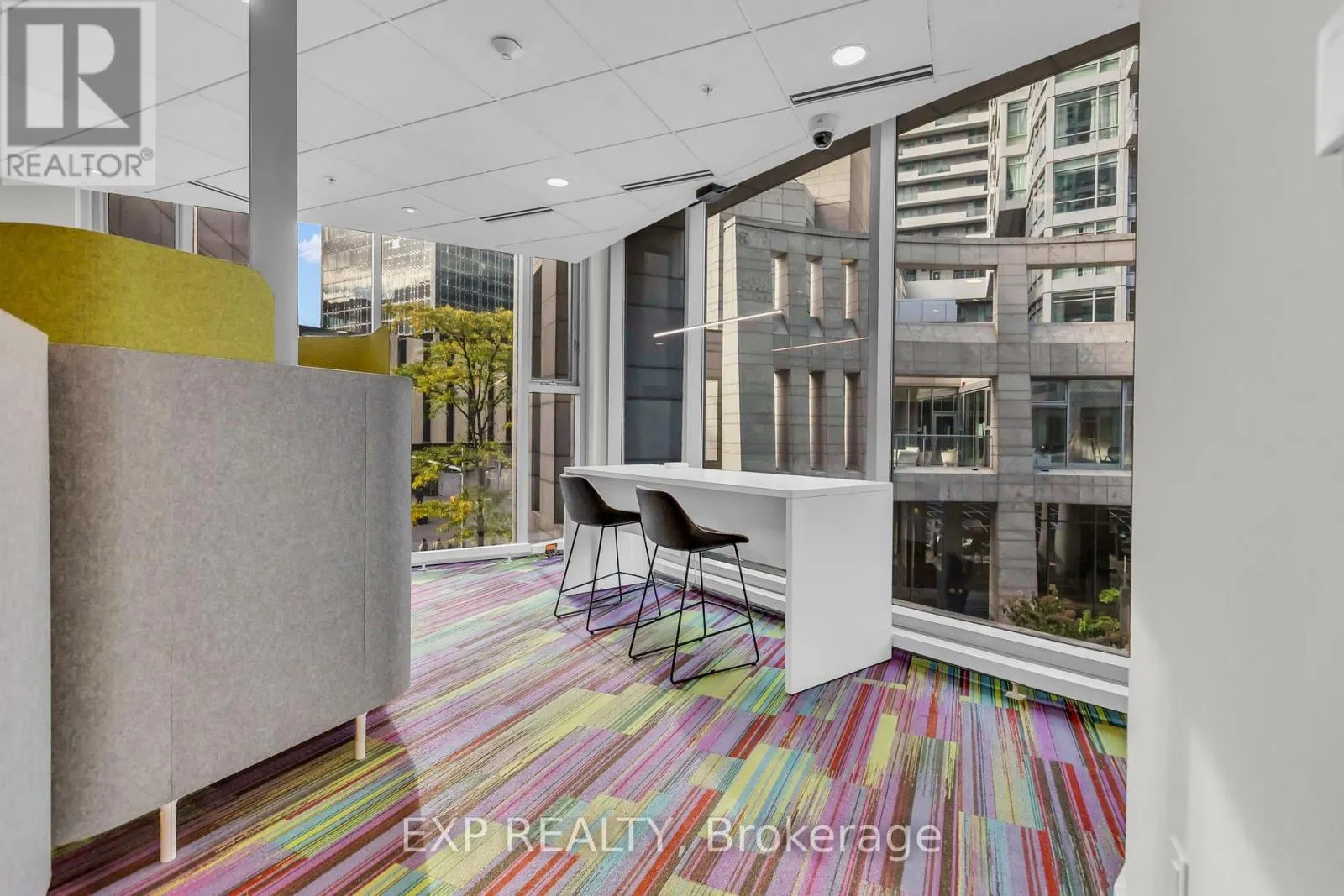 806 - 2181 YONGE STREET