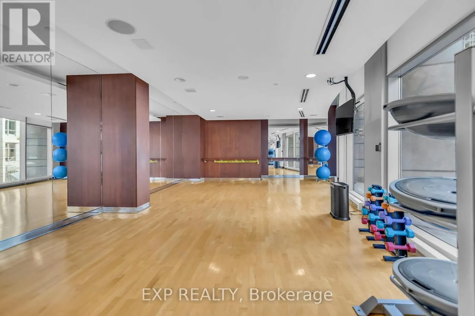 806 - 2181 YONGE STREET
