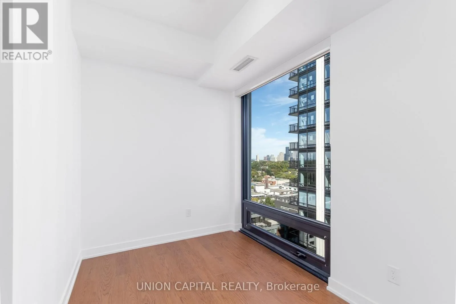 1802 - 91 MONTCLAIR AVENUE