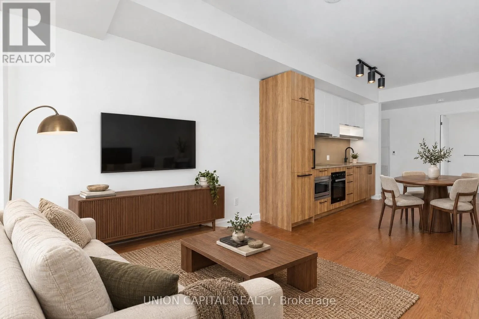 1802 - 91 MONTCLAIR AVENUE