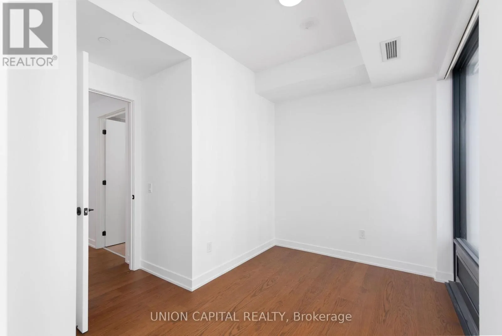1802 - 91 MONTCLAIR AVENUE