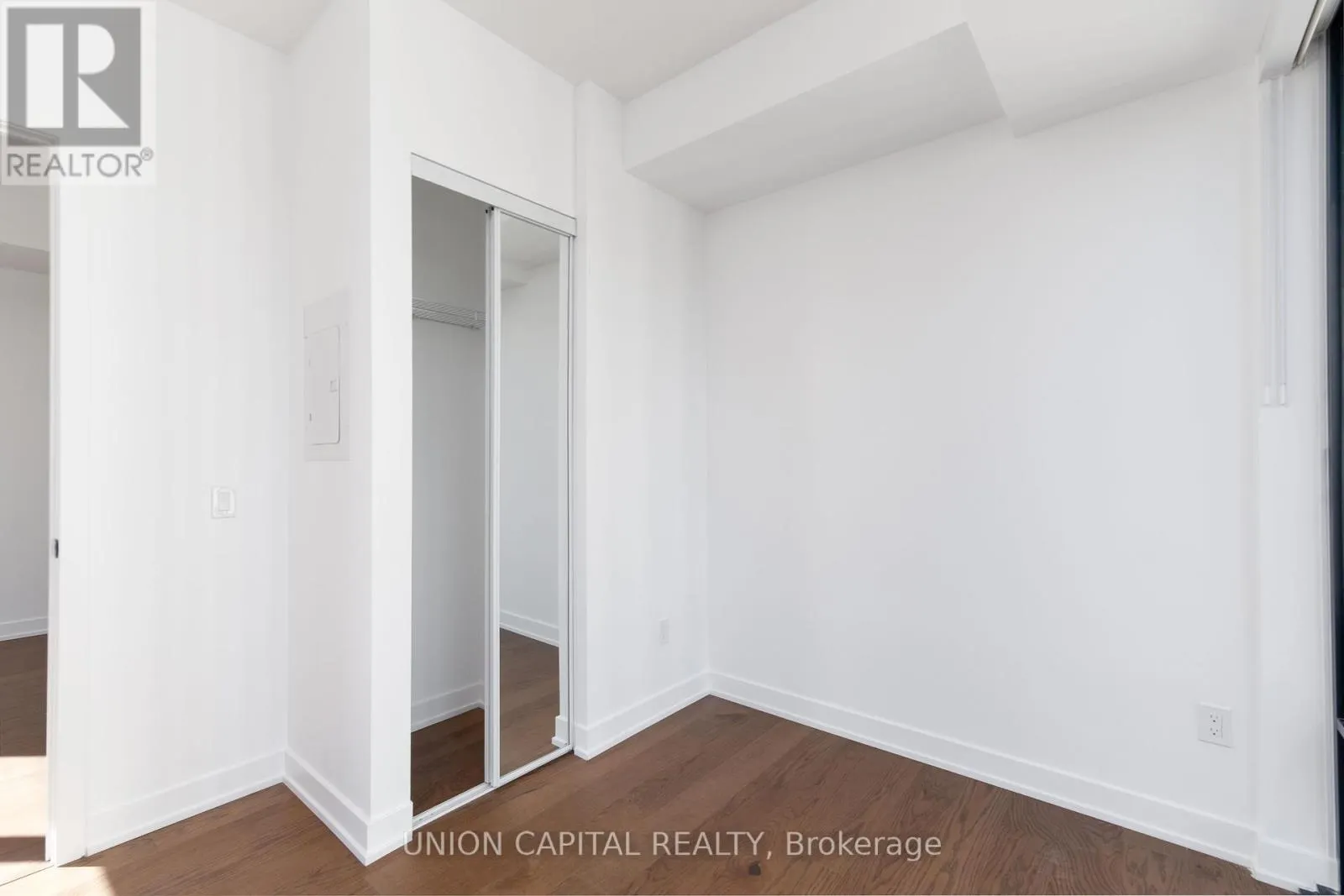 1802 - 91 MONTCLAIR AVENUE