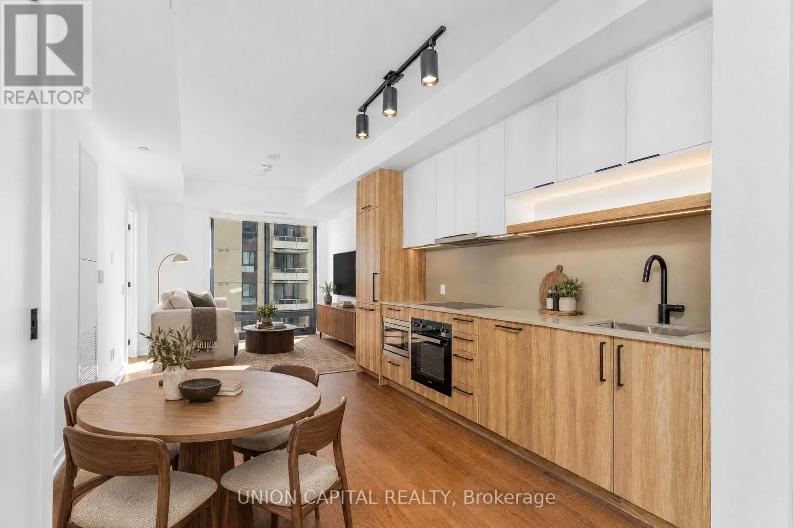 1802 - 91 MONTCLAIR AVENUE