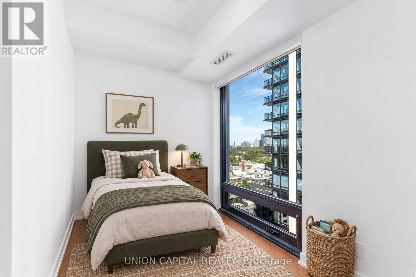 1802 - 91 MONTCLAIR AVENUE