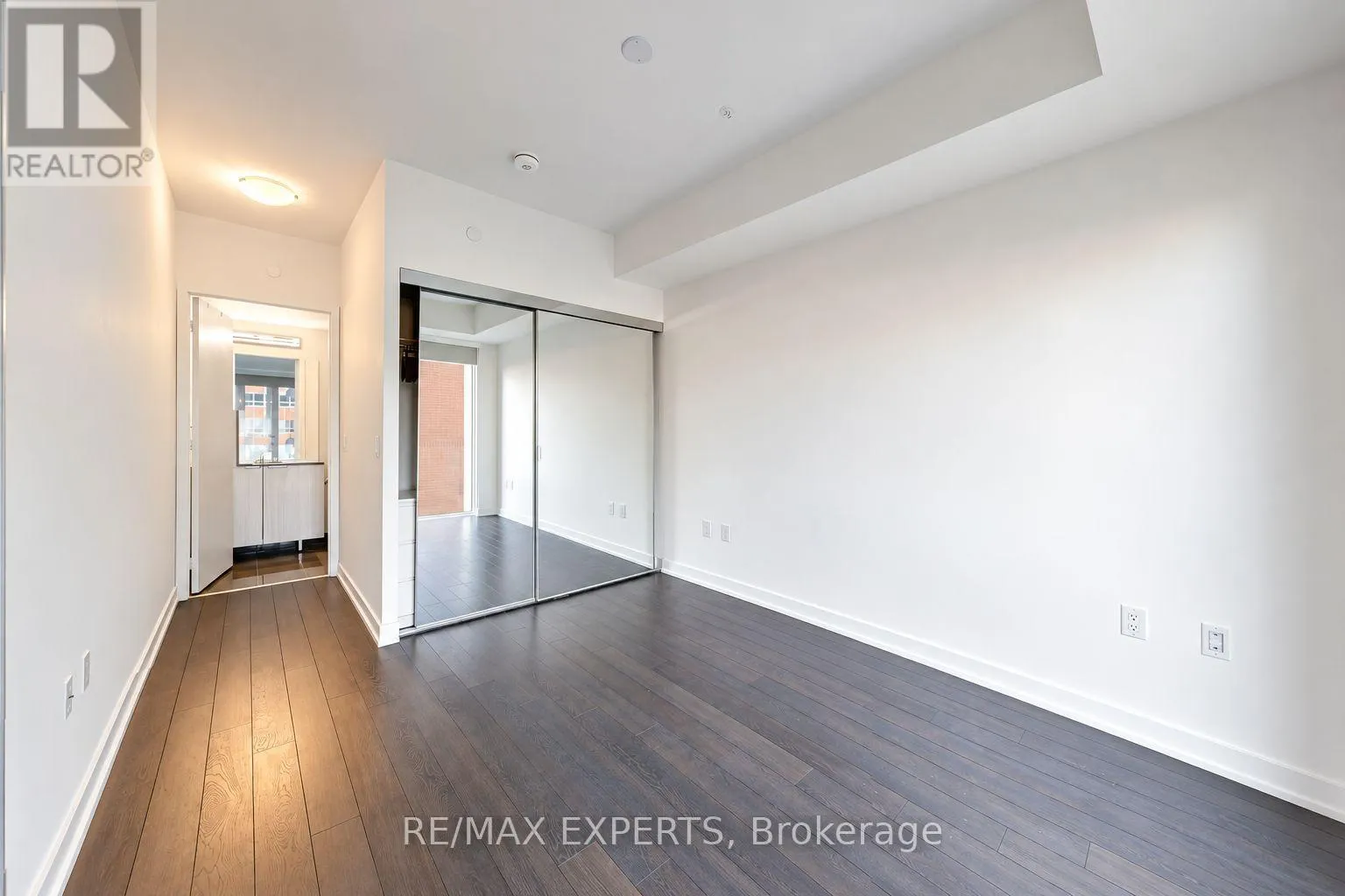 510 - 158 FRONT STREET