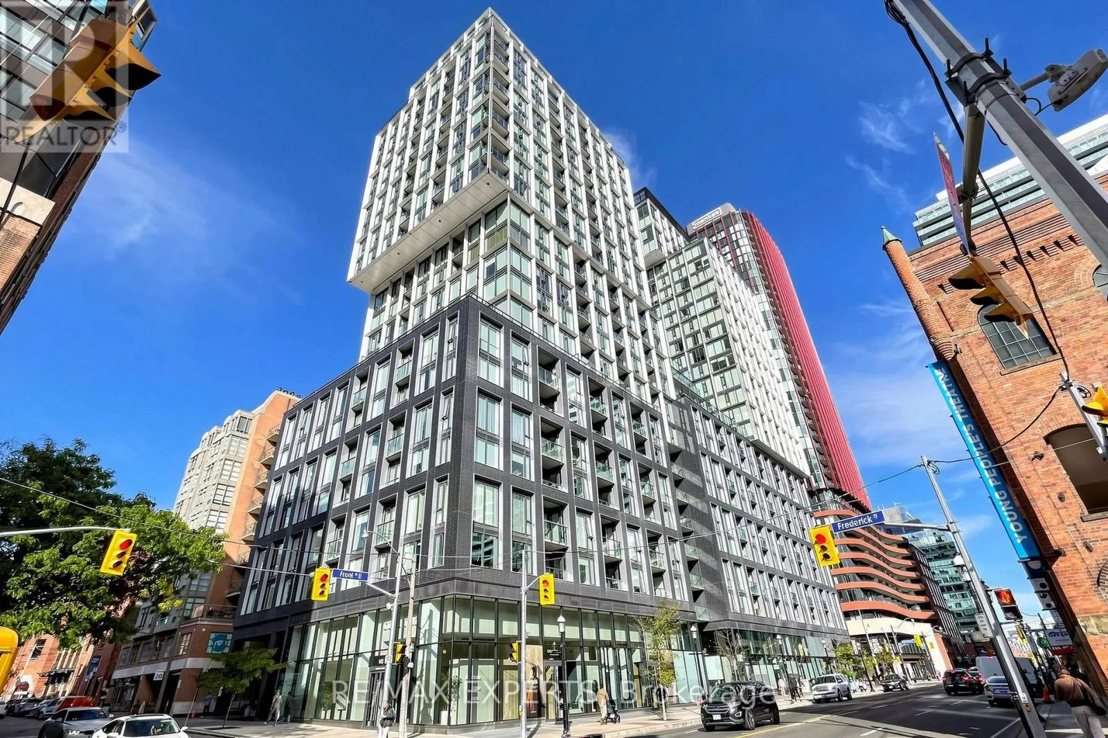 510 - 158 FRONT STREET