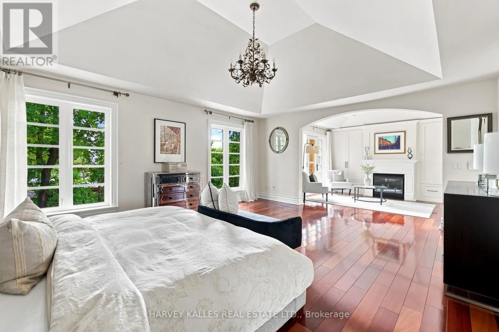 14 DENEWOOD CRESCENT