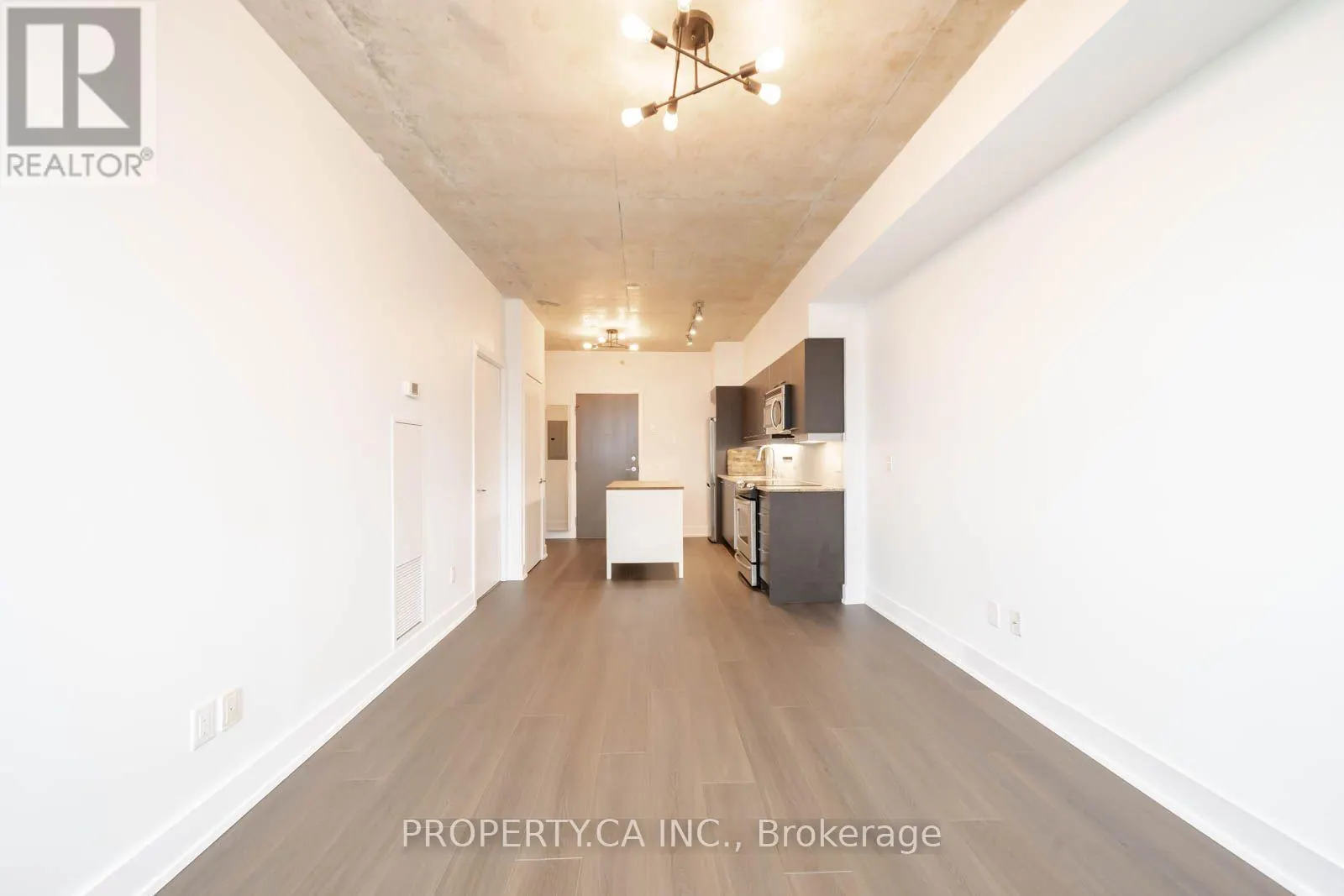 506 - 90 TRINITY STREET