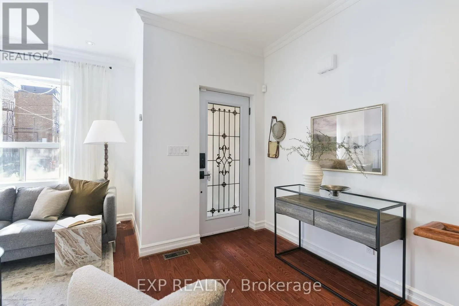 6 LOUISE AVENUE